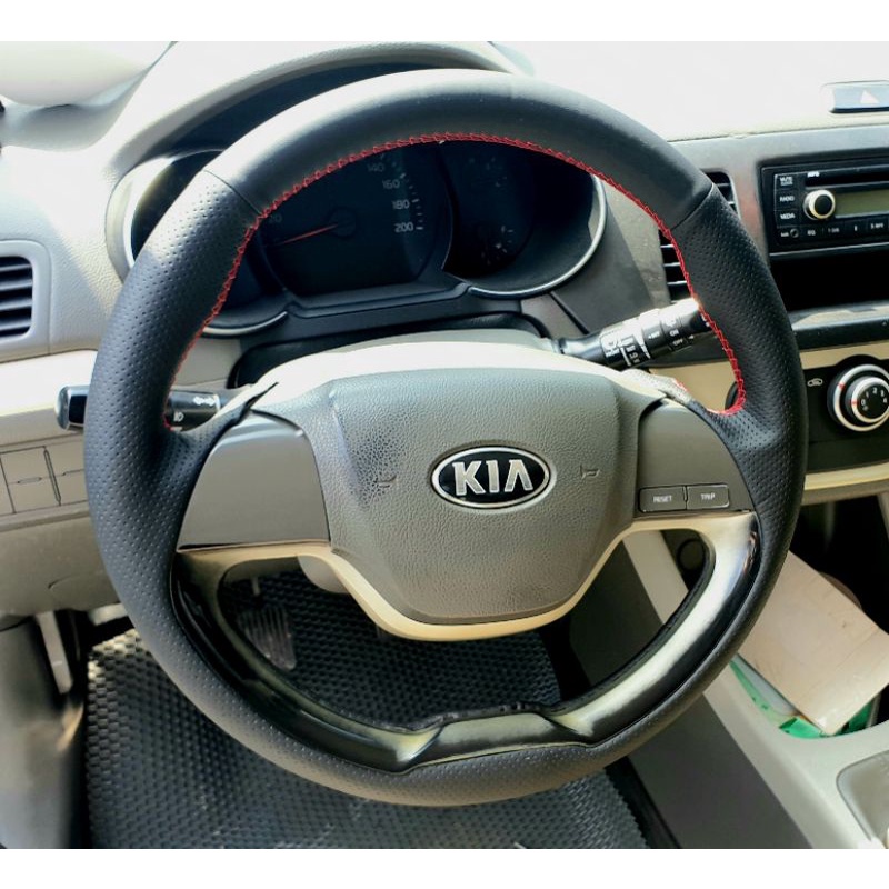 Bọc vô lăng Kia Morning các đời 2013 - 2016  bằng da Nappa cao cấp khách hàng tự khâu tại nhà rất đơn giản