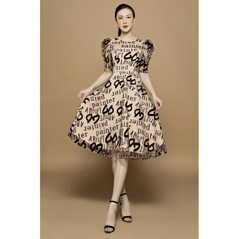 Đầm xoè in chữ tay lỡ | BigBuy360 - bigbuy360.vn