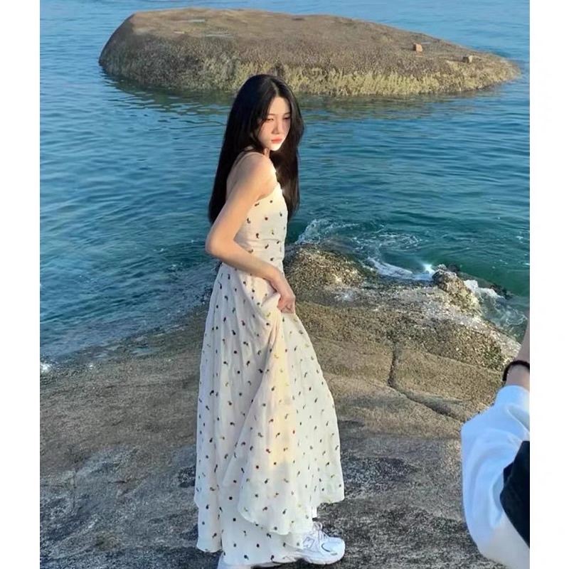 Đầm maxi thêu hoa lưng chun