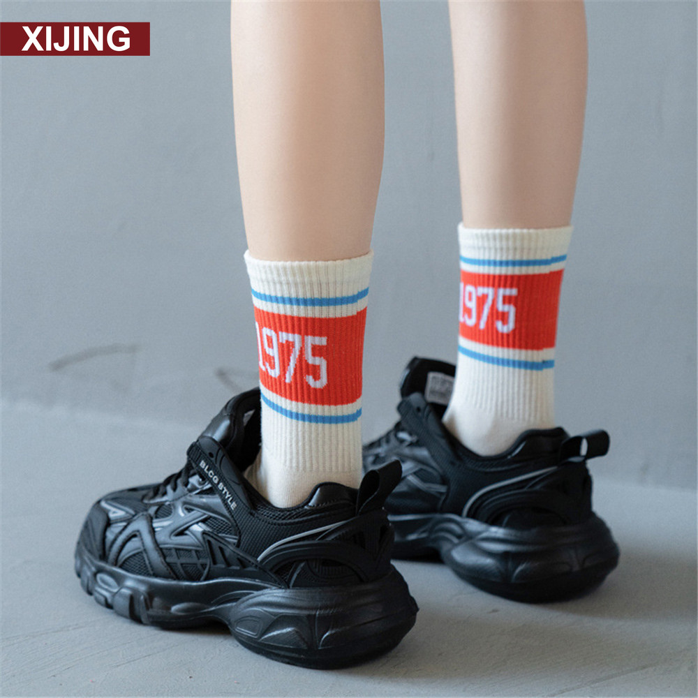 Vớ In Logo Phong Cách Hiphop Đường Phố Cho Nam Và Nữ