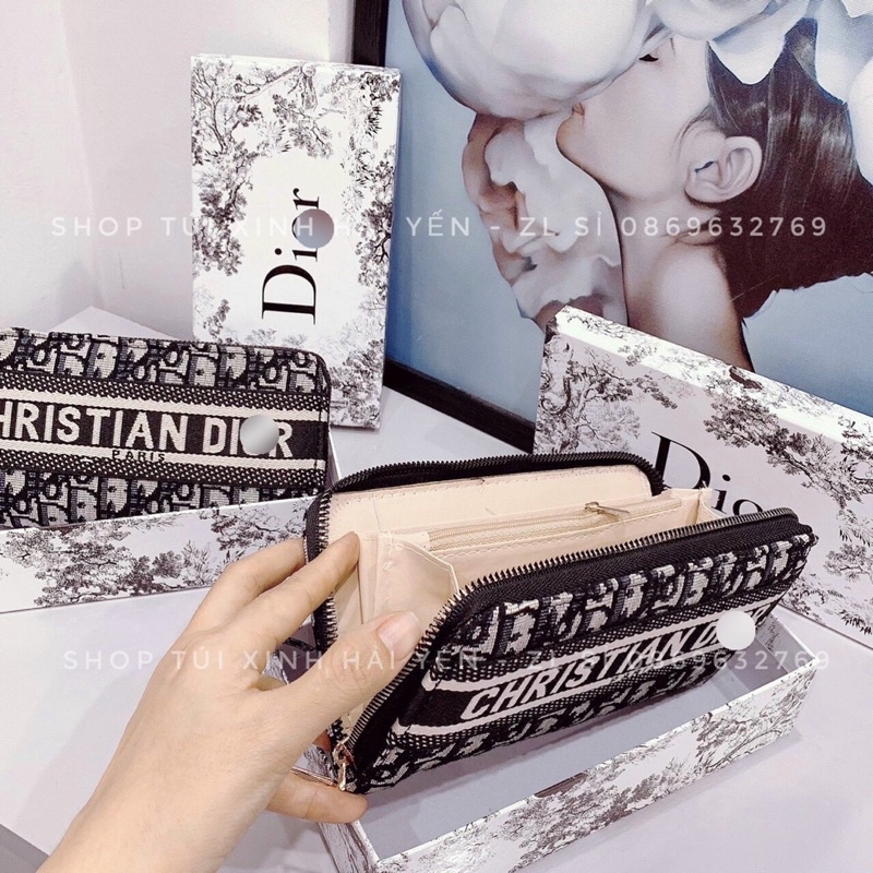 ví dài cầm tay thổ cẩm hoạ phối chữ giữa hàng 2 ngắn tiện dụng thời trang sang chảnh rẻ đẹp