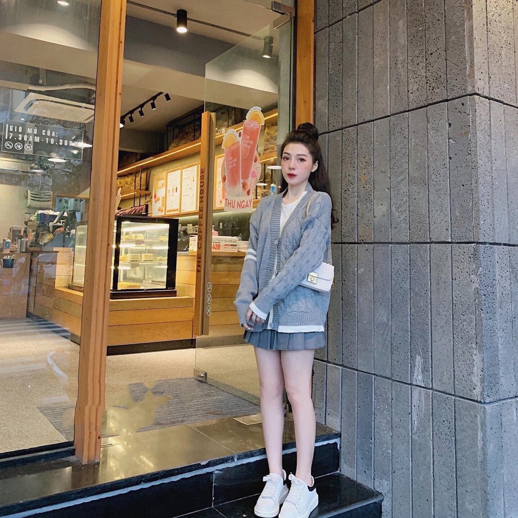  🎀HÀNG ĐẸP🎀 Áo Khoác Cadigan Len Xám Huy Hiệu  Dành Cho Nữ_Phong Cách Hàn Quốc | BigBuy360 - bigbuy360.vn