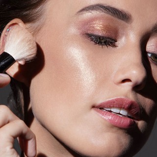 Phấn Phủ Tạo Khối Bobbi Brown Highlighting Powder