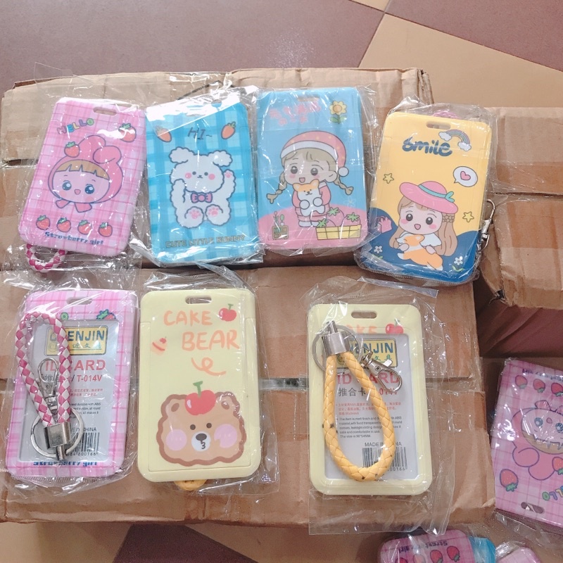 Sỉ 10 đeo thẻ cao cấp mẫu mới thẻ kèm dây đeo thẻ.