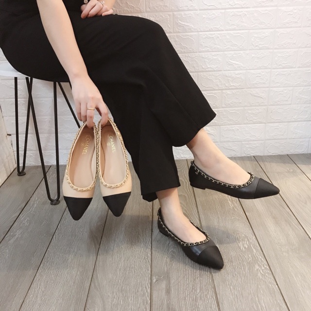 Giày bệt viền xích