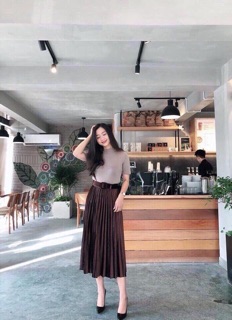 Chân váy nhung xếp ly