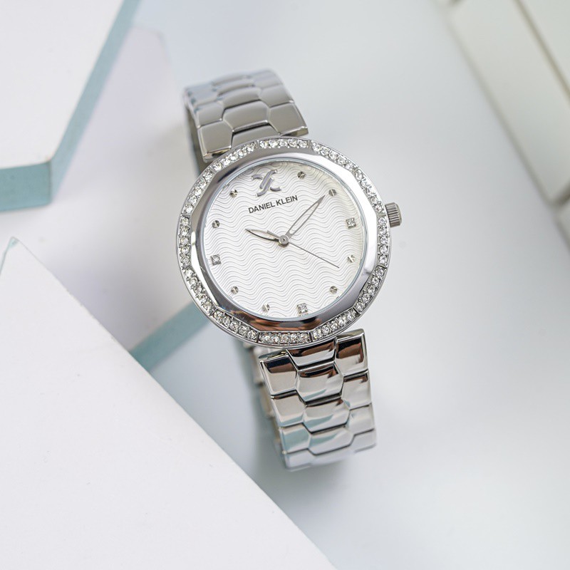 Đồng hồ nữ Daniel Klein DK.1.12551.1 chống nước, mặt số chạm nổi vân sóng, cọc số viền máy đính đá, dây thép không gỉ