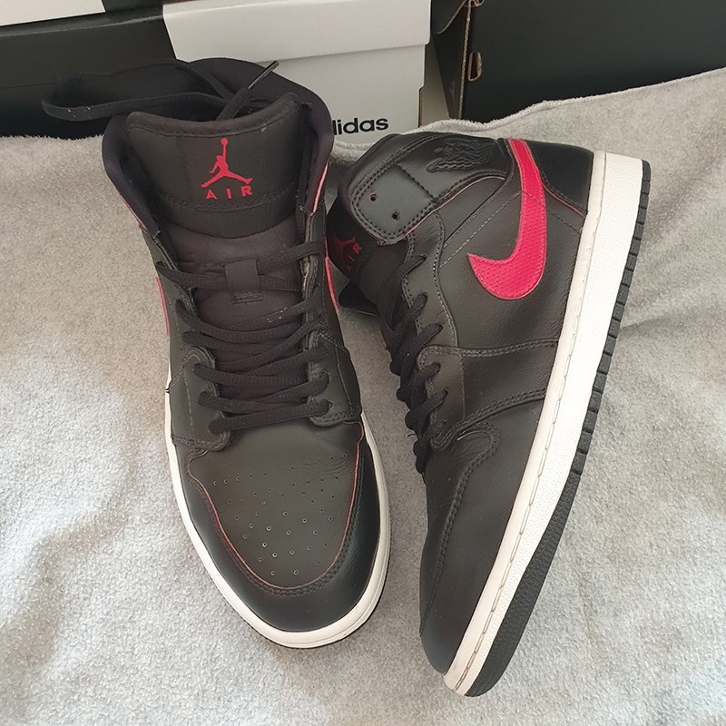 Giày Jordan 1s Black Red, size 42, real 2hand
