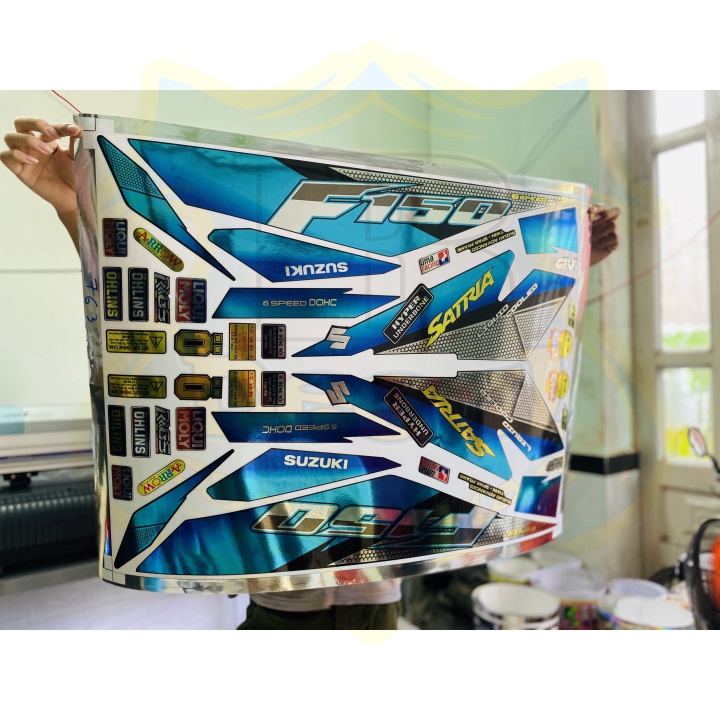 ( Quí khách vui lòng mang ra tiệm cho thợ dán ) Tem satria fi tổ ong xanh đen Crom cao cấp