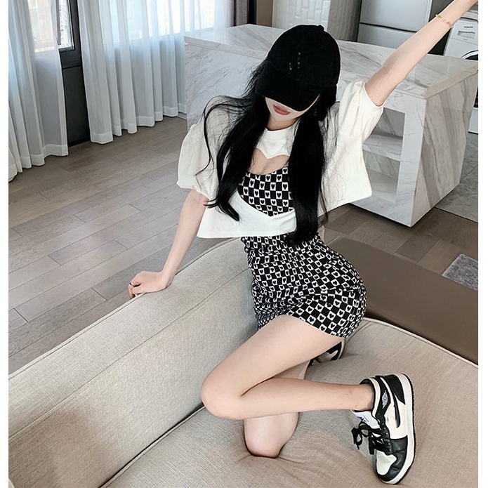 Bộ Áo Thun + Chân Váy Yếm In Họa Tiết Trái Tim Thời Trang Mùa Hè 2022 Dành Cho Nữ