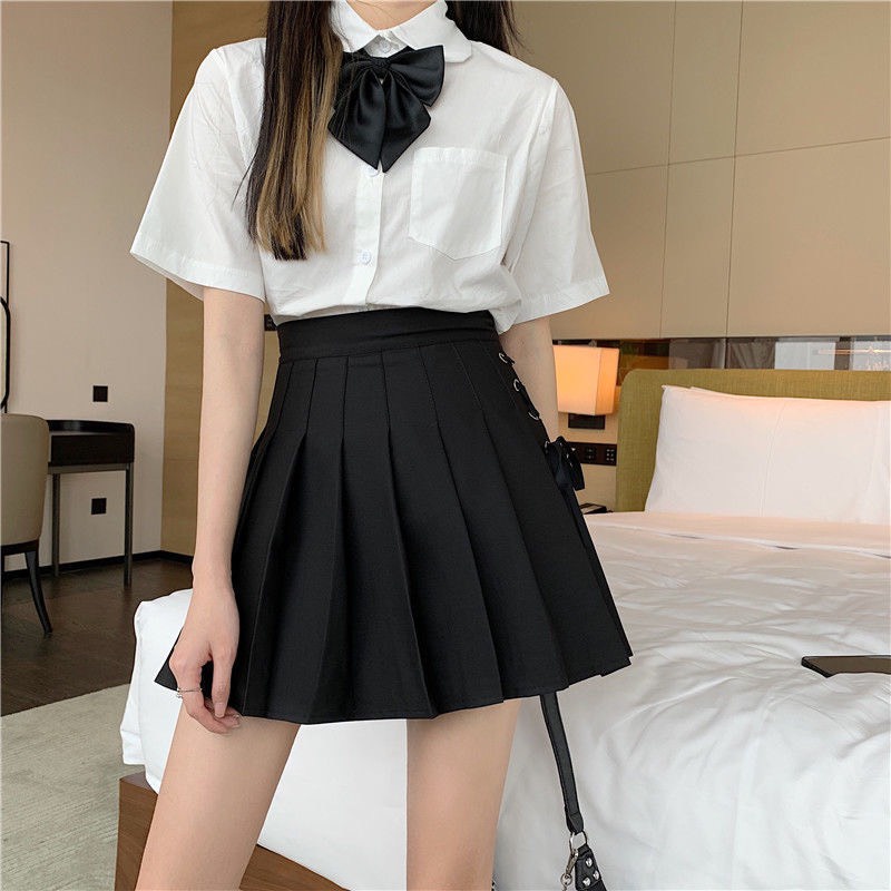 Chân váy xếp ly đan dây hông năng động có quần trong có khóa kéo sau hông