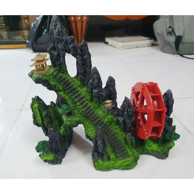 CẢNH NÚI CÓ BÁNH QUAY TRANG TRÍ HỒ CÁ NON BỘ 24x13x17cm