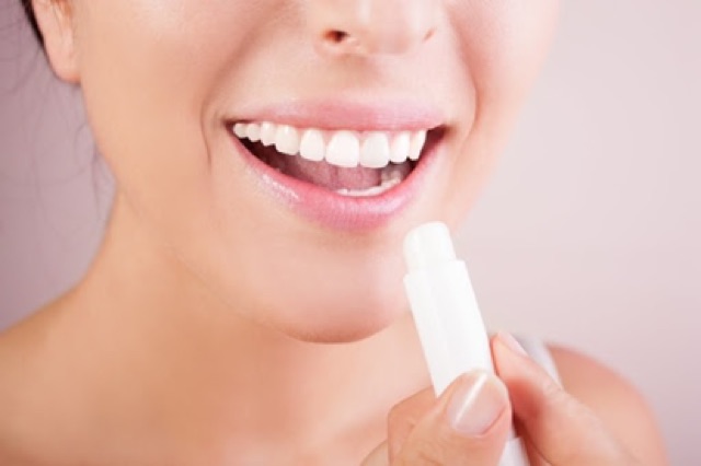 Son Dưỡng Môi EOS DẠNG THỎI