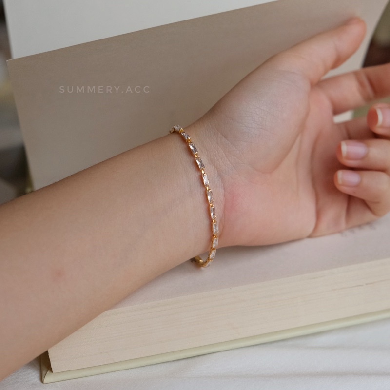 Vòng tay SUMMERY x ZUBE chuỗi đá lấp lánh lắc titan không gỉ mạ vàng 18k