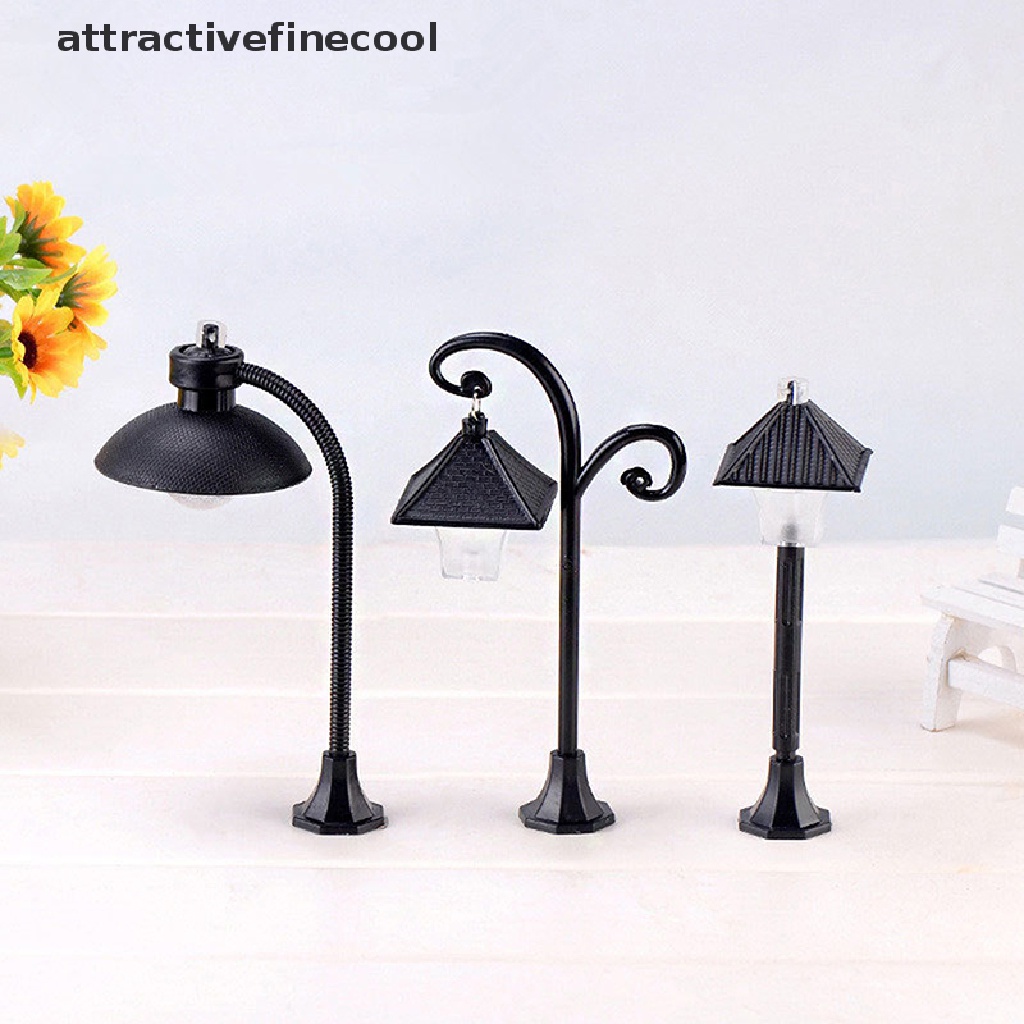 Mô Hình Đèn Đường Mini Trang Trí Sân Vườn