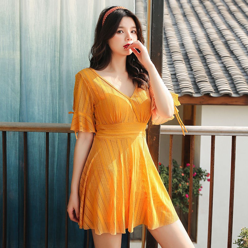 tu dungÁo tắm một mảnh nước nóng màu đỏ lưới xẻ tà kiểu mới Bảo thủ Suối thứ 13 nữ Hàn Quốc dáng Net Red thừa cân | BigBuy360 - bigbuy360.vn