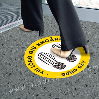 Combo 2 miếng Decal Giữ khoảng cách phòng dich Covid-19