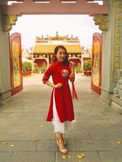 Áo dài cách tân kèm chân váy
