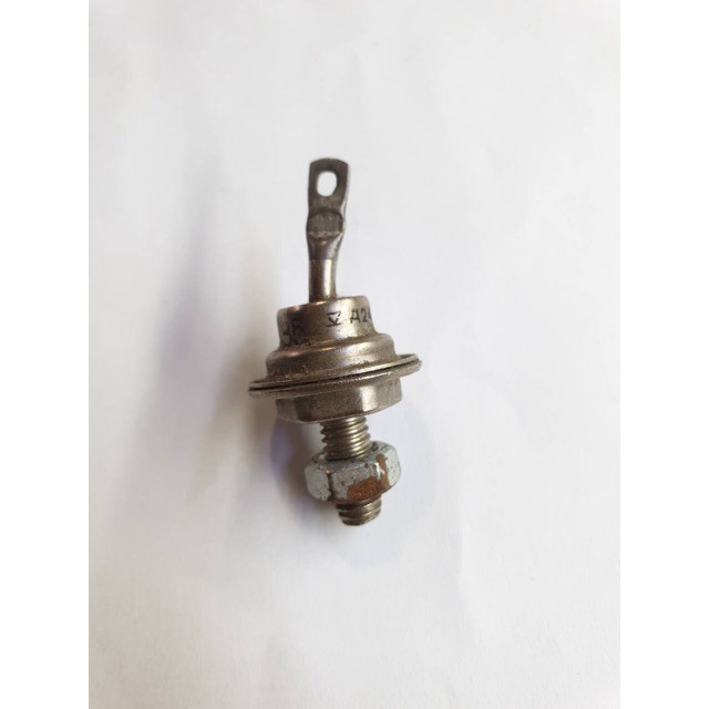 Nắn dòng thyristor KY202 và nạp Д 235