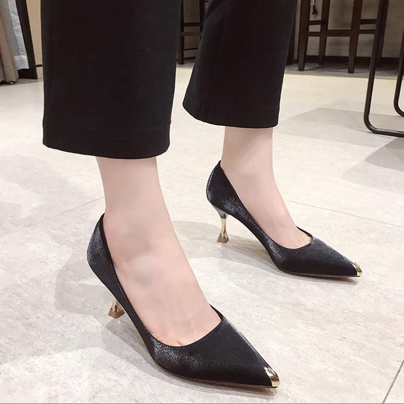 Giày cao gót mũi nhọn thời trang nữ tính