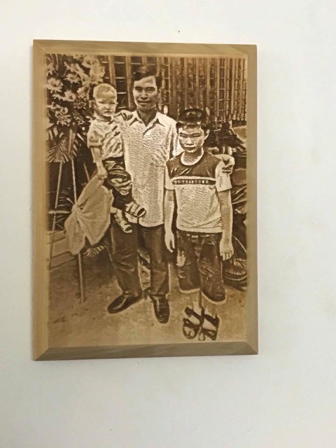 Khung Ảnh Gỗ Khắc Hình Ảnh Chân Dung Theo Yêu Cầu