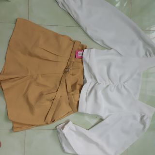 Thanh lí sét áo trắng quần vàng