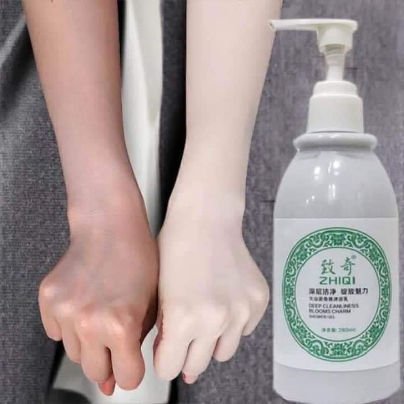 Sữa tắm ủ trắng bùn non tro núi lửa Bloom Charms 260ML