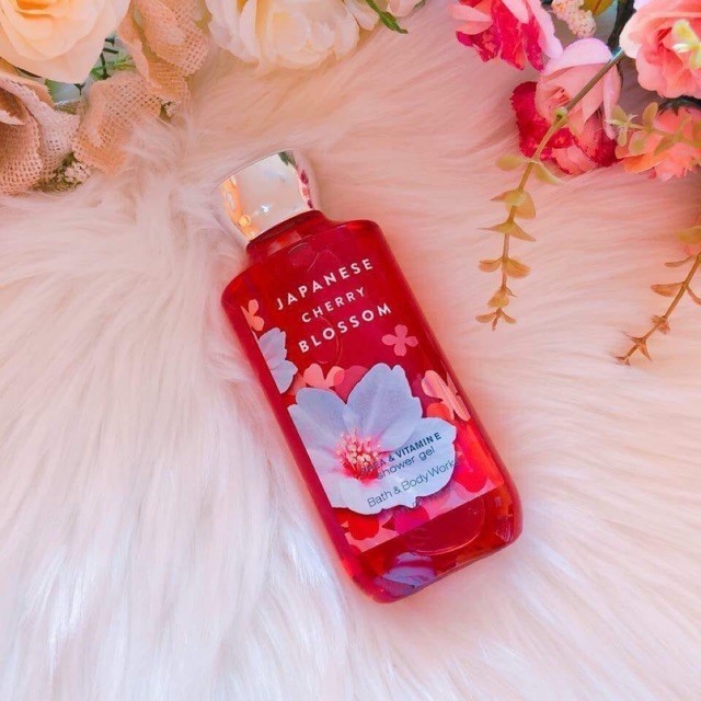 Sữa Tắm Hương Hoa Anh Đào Bath & Body Works Japanese Cherry Blossom Shea & Vitamin E 295ML