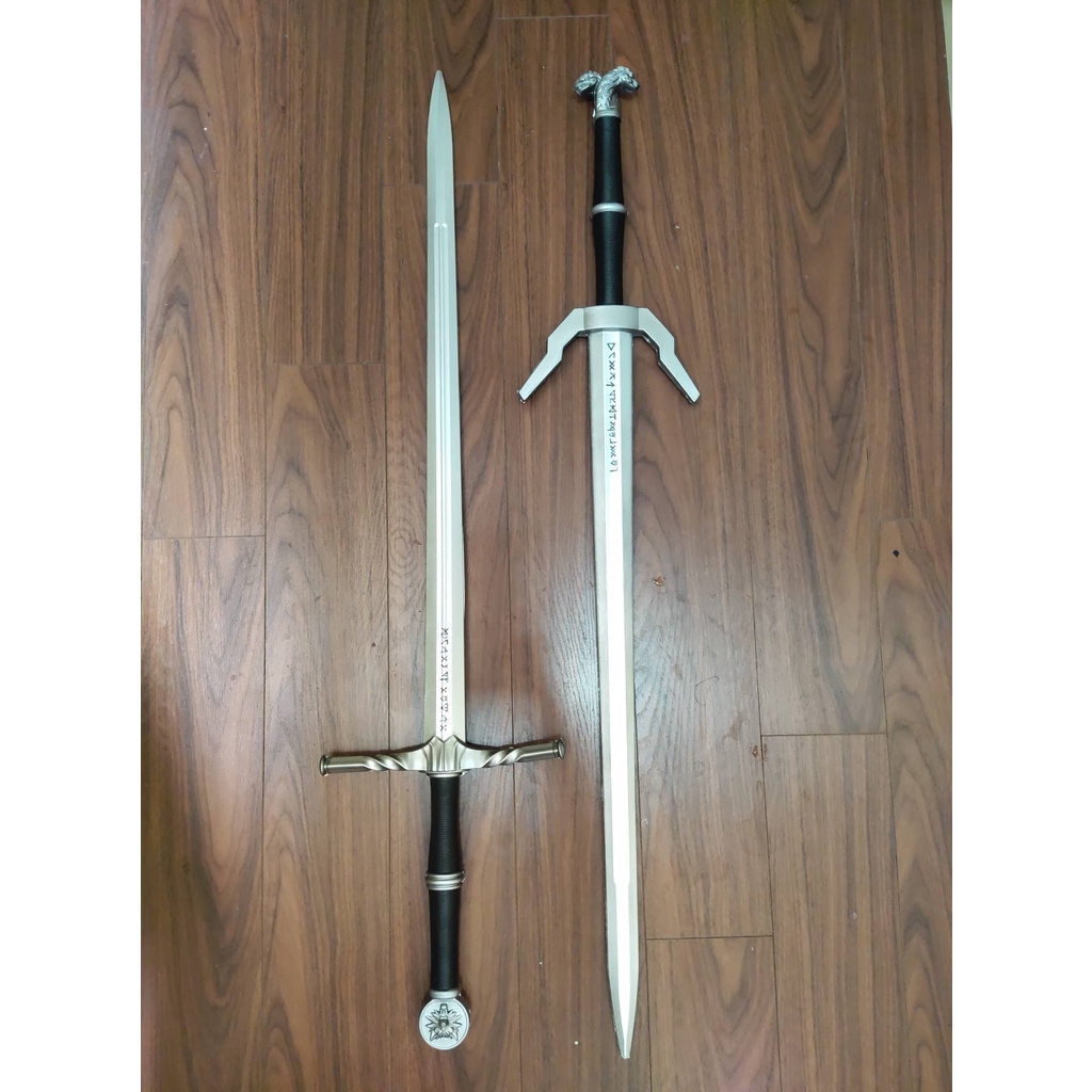 Đạo cụ cosplay The Witcher 3