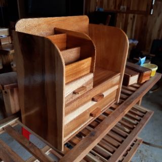 Kệ mỹ phẩm mini ba ngăn
