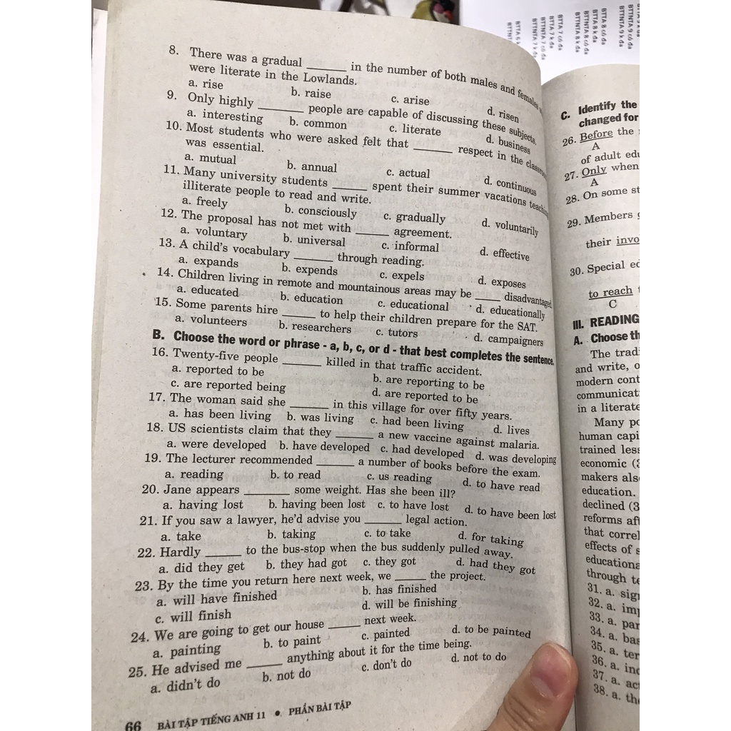 Sách - Bài tập tiếng anh 11 không đáp án ( tái bản 2018 )
