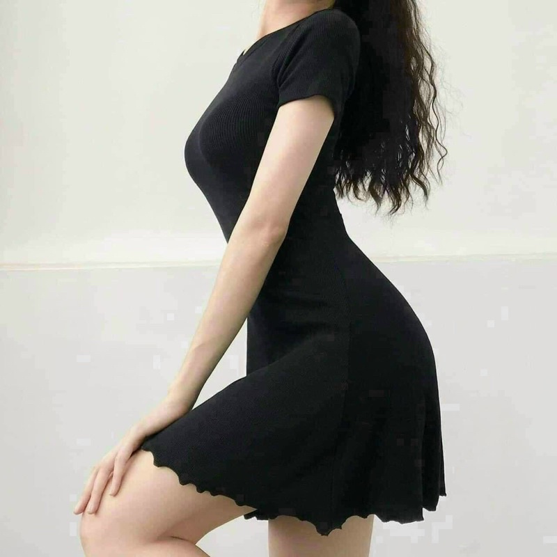 Đầm Midi Đen Cutout Lưng Thun Gân siêu đẹp - Hàng có sẵn | BigBuy360 - bigbuy360.vn