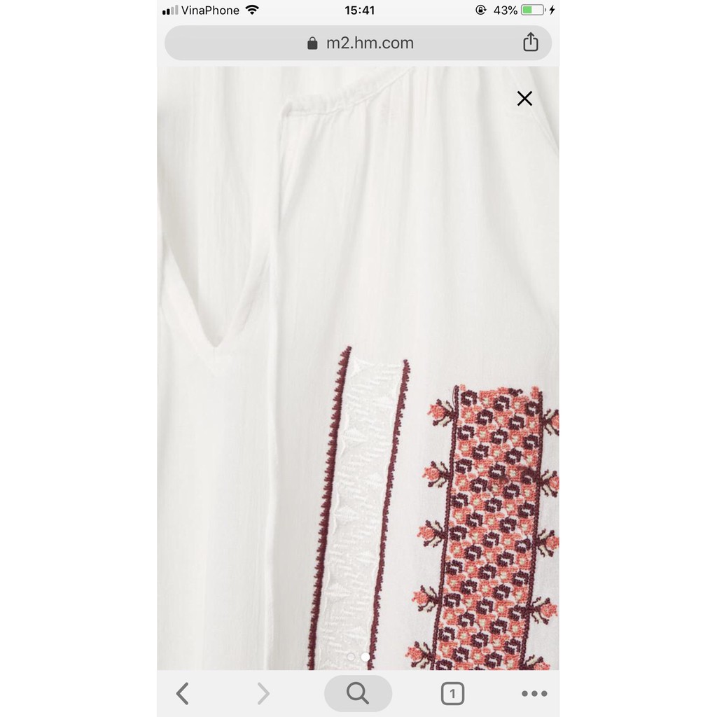 Áo trắng tay phồng HM thêu