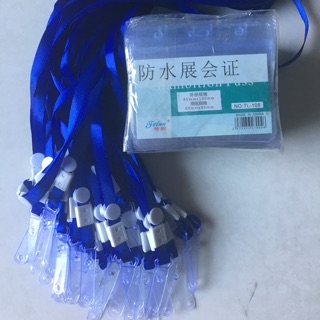 100 Bao đựng thẻ + 100  dây đeo bằng lụa màu xanh dương và  kẹp bằng nhựa