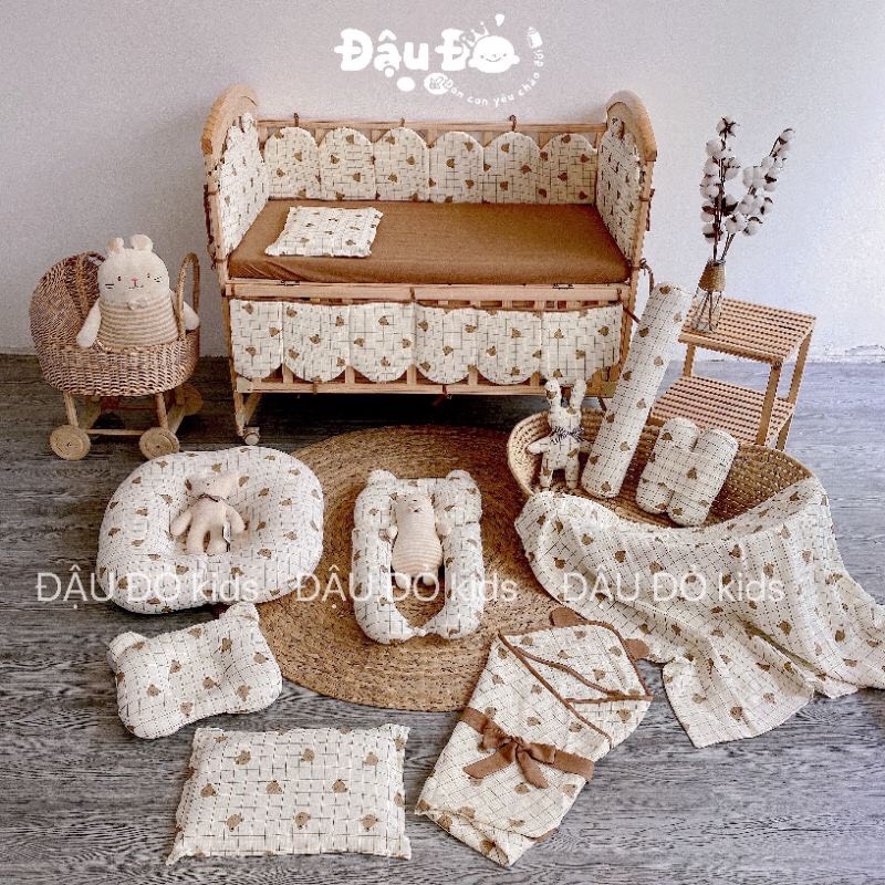 Full set Đồ dùng phòng ngủ cho bé họa tiết gấu bear kẻ sợi tre