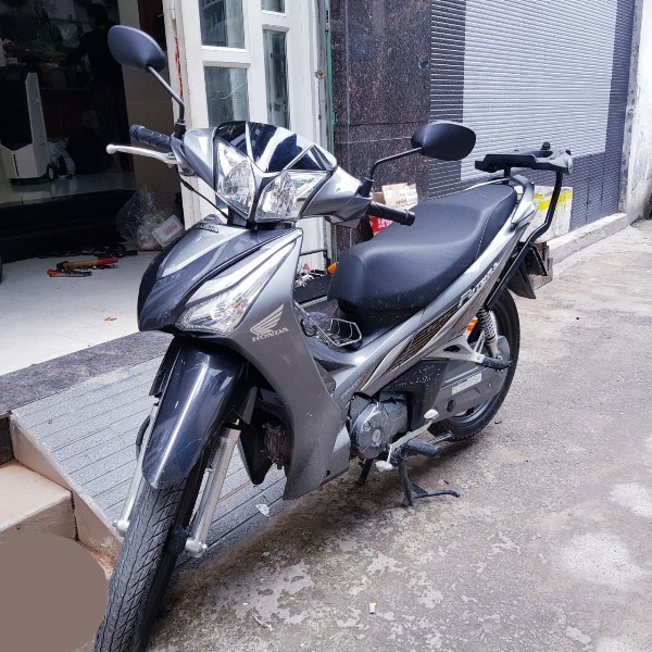 Baga Givi HRV Wave Dash 110(13-16)/125 chính hãng cho xe chịu lực cao bao gồm đế gắn thùng