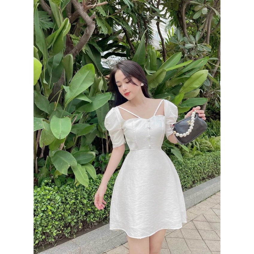 đầm xòe dáng ngắn cổ chéo dây tay phồng thích hợp cho các buổi tiệc