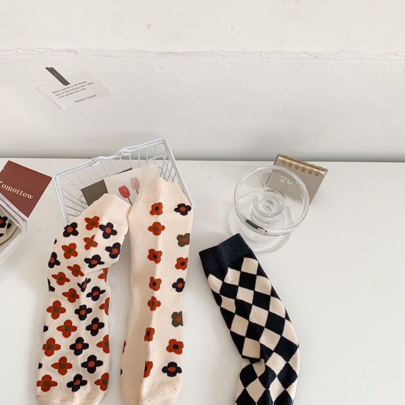 Vớ cao vừa in hoa thoáng khí linh hoạt phiên bản Hàn Quốc phong cách thường ngày đơn giản cho nữ
