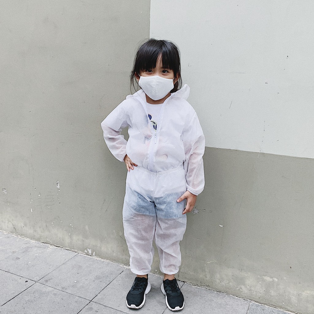 Bộ đồ bảo hộ y tế cho bé đạt chuẩn an toàn AKUBA chất liệu vải không dệt, kháng khuẩn phong cách thời trang
