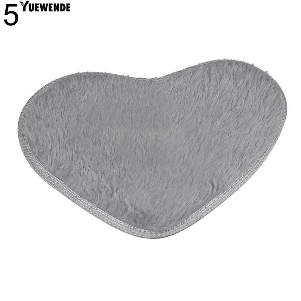 Thảm chùi chân chống trượt hình trái tim dài 40 X 30cm