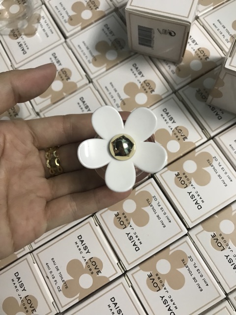 Nước hoa Mini Marc Jacobs Daisy Love 4ml | BigBuy360 - bigbuy360.vn