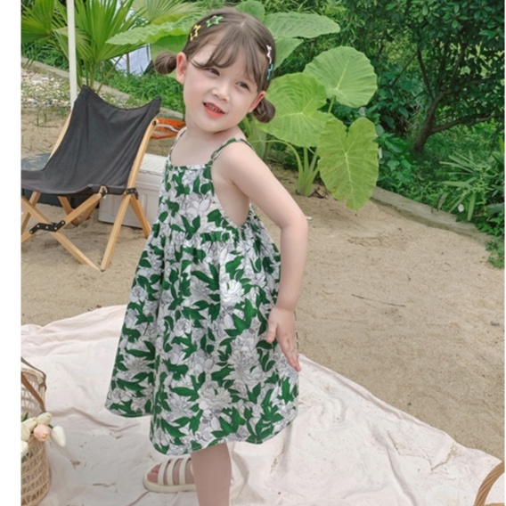 Đầm sát nách  in họa tiết hoa hồng dễ thương thiết kế hở lưng thời trang cho trẻ em 1-6 tuổi