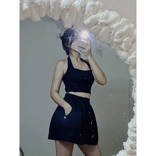 Áo crop body cổ yếm /Đen