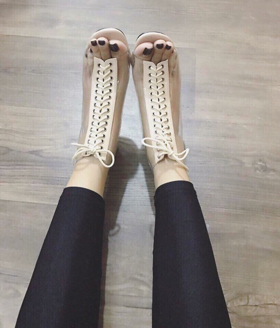 Giày trong Đan dây