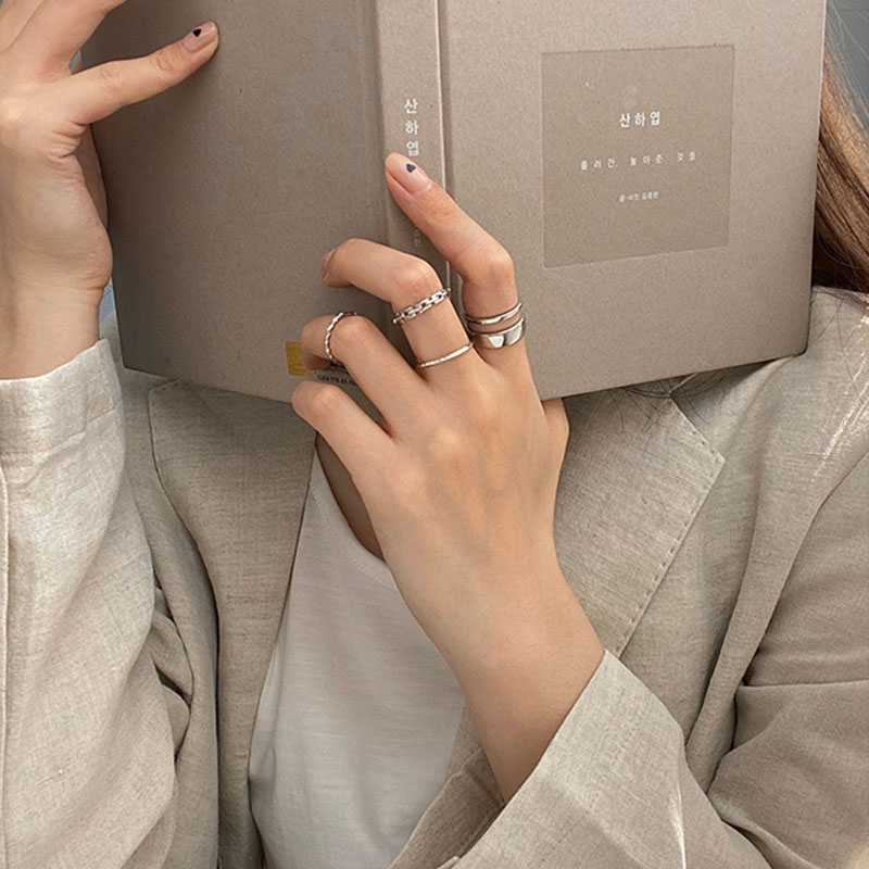 Bộ 7 chiếc nhẫn thời trang cổ điển cho nữ .