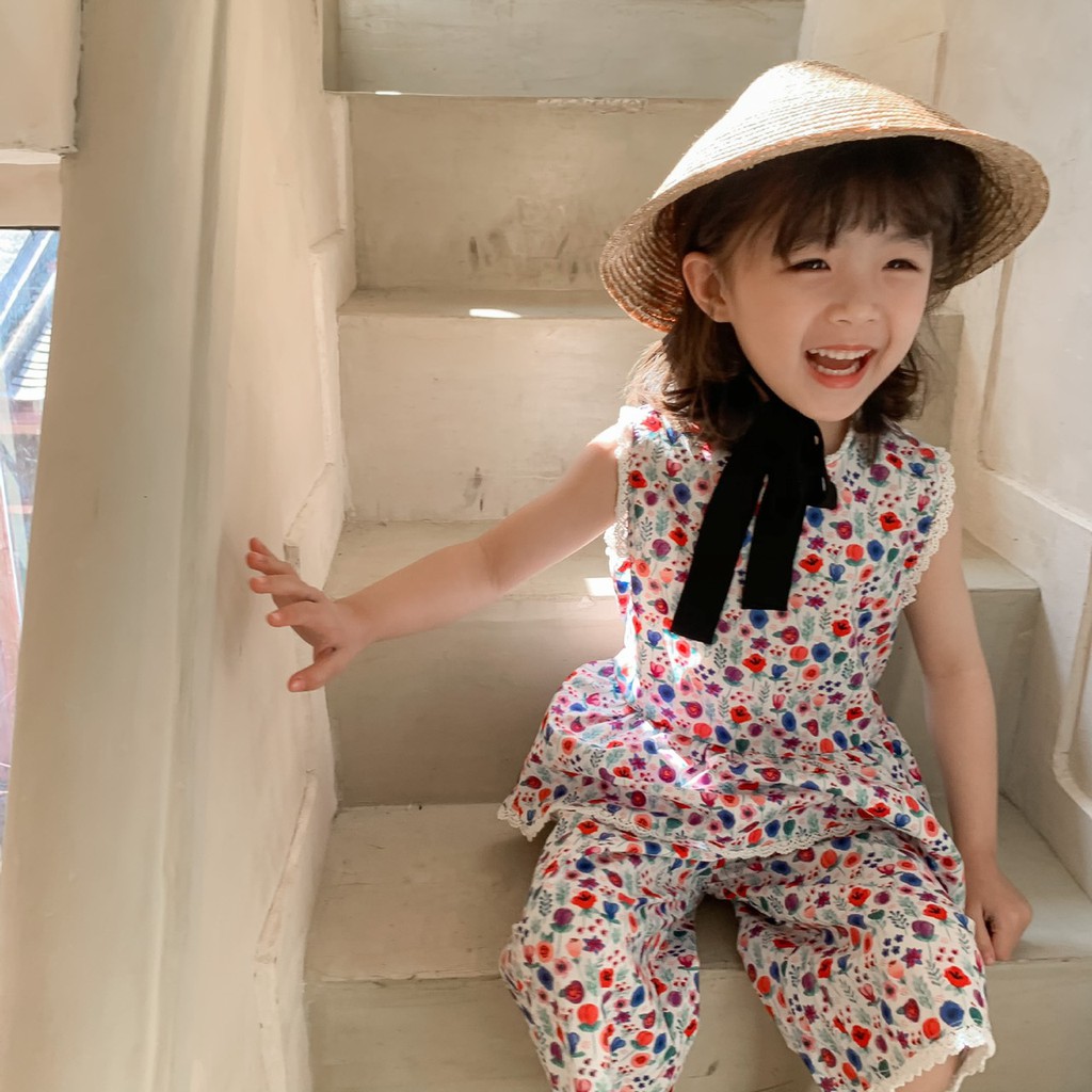 Set quần áo hoạ tiết hoa cho bé
