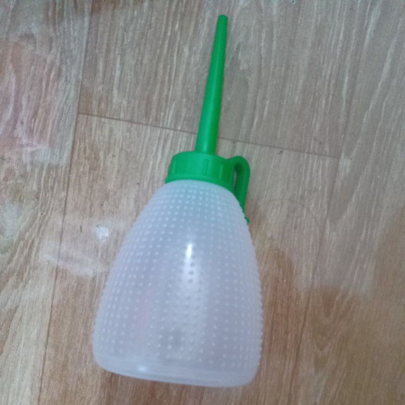 Bình đựng dầu máy may
