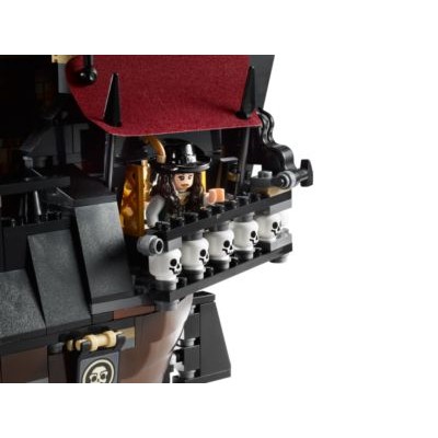 LEGO 4195 - Revenge Pirates Of The Caribbean -Tàu Sự Trả Thù Của Nữ Hoàng Anne
