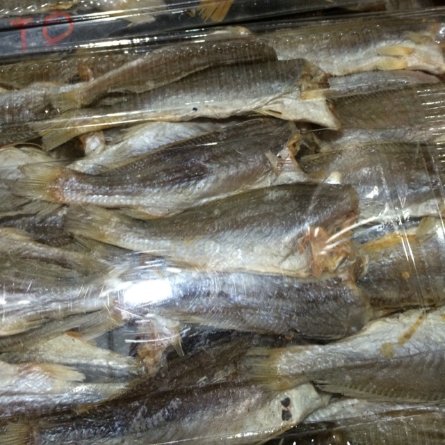 1 kg cá lanh (cá đù) khô ăn với cơm
