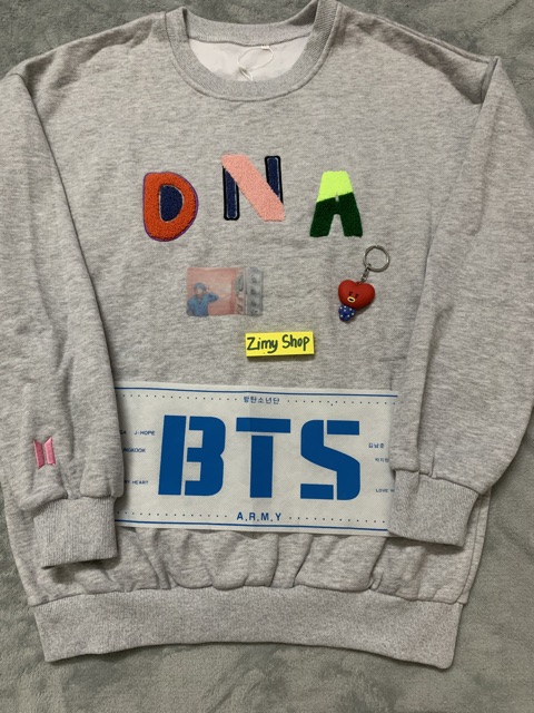 ẢNH THẬT ÁO SWEATER DNA XÁM V TAEHYUNG BTS